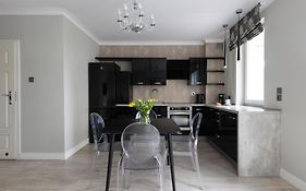 Apartament,Nowe Miasto 2pokoje, 4osoby, Parking, Loggia, udogodnienia dla dzieci